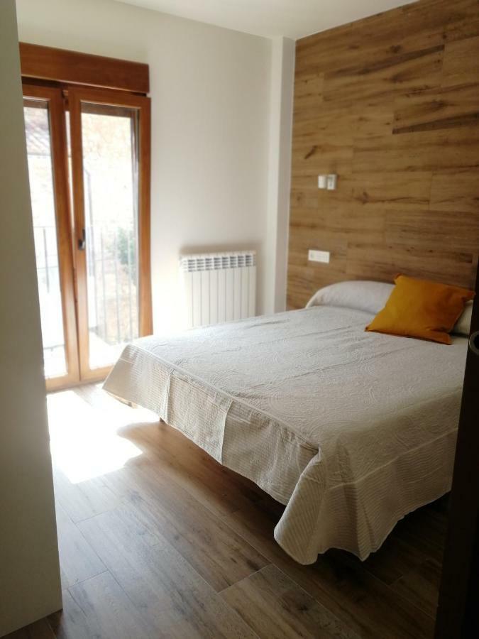 Apartamentos La Reunion Camarena de la Sierra Εξωτερικό φωτογραφία